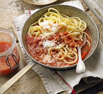 Classic Amatriciana bucatini