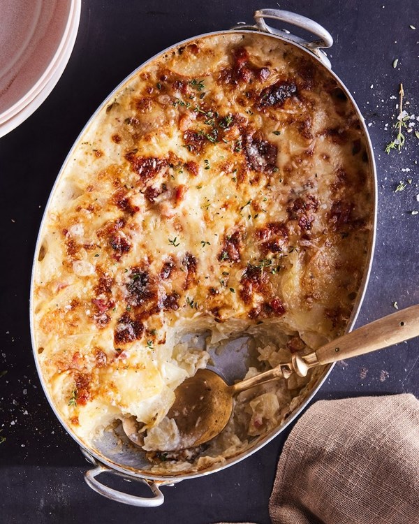 Classic au gratin potatoes 