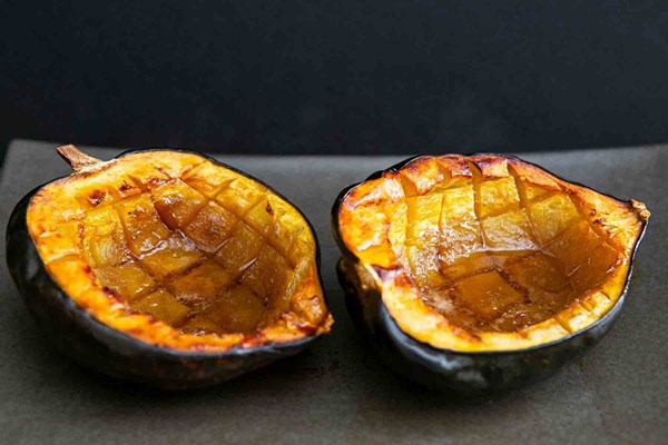 Classic baked acorn squash