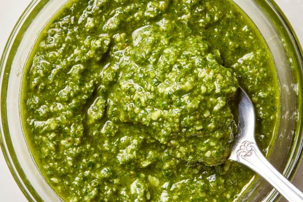 Classic basil pesto 