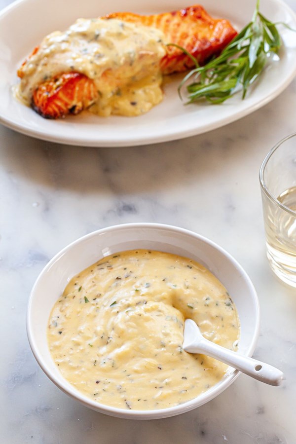 Classic Béarnaise sauce
