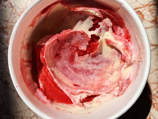  Classic berry swirl ice cream