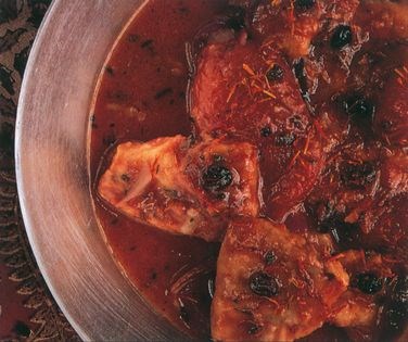 Classic blue fish stew (Lufer yahnisi)