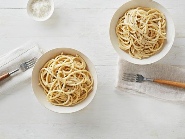 Classic cacio e pepe