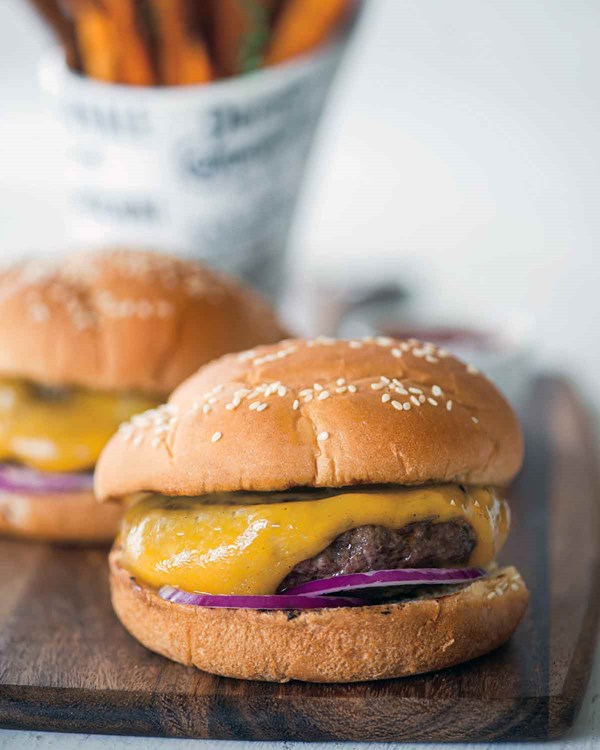 Classic cheeseburger