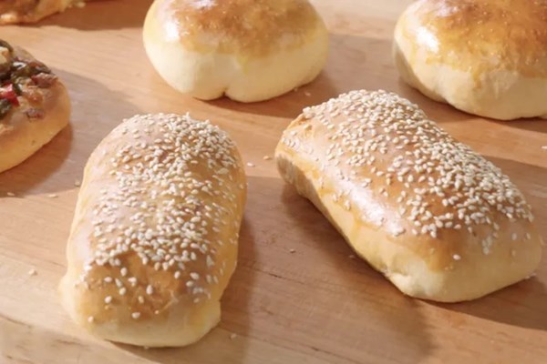Classic cheeseburger runza