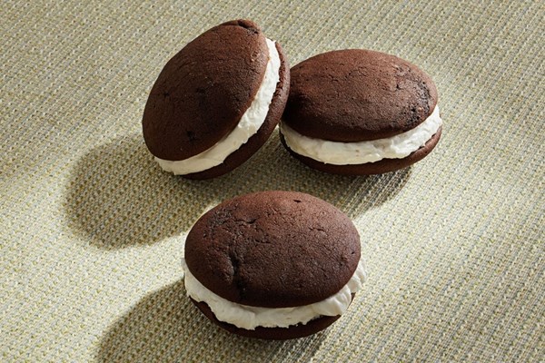 Classic chocolate whoopie pies