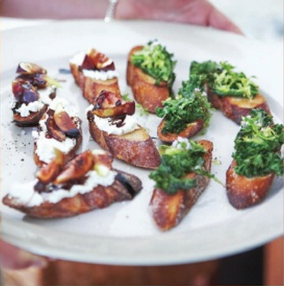 Classic crostini with goat cheese, fig, and balsamic