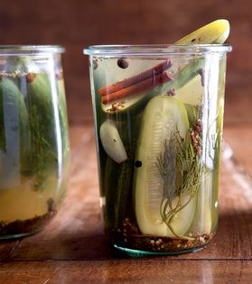 Classic dill pickles