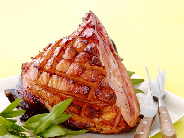 Classic glazed ham 