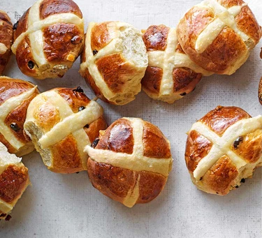 Classic hot cross buns