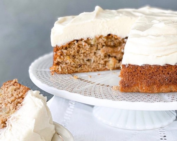 Classic hummingbird cake
