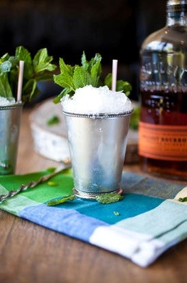 Classic mint juleps
