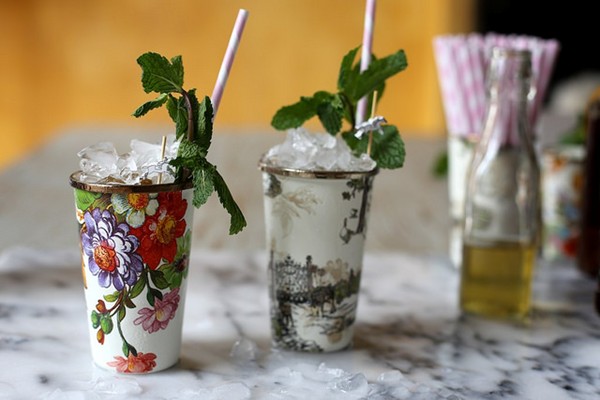 Classic mint juleps