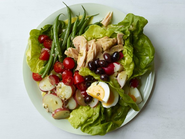 Classic Niçoise salad