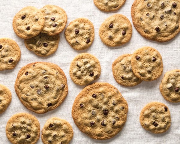 Classic or oversized chocolate chip cookies