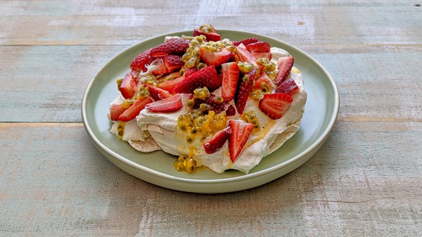 Classic Pavlova