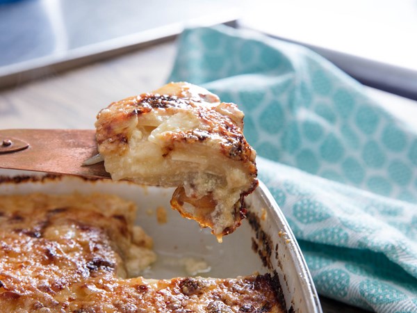 Classic rich and silky scalloped potatoes (Potato gratin)
