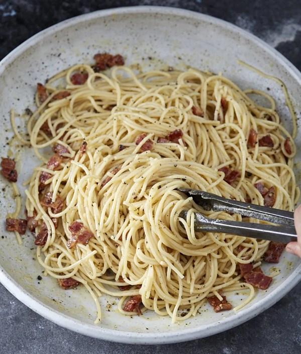 Classic spaghetti carbonara