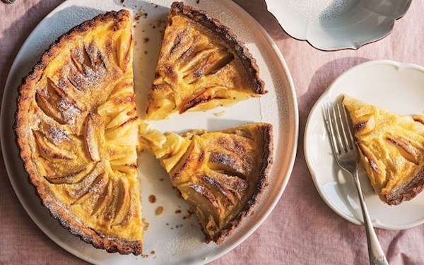 Classic tarte aux pommes