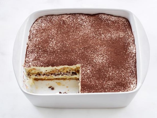 Classic tiramisu with chocolate