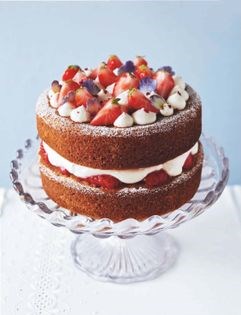 Classic Victoria sponge with strawberries & cream