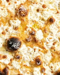Classic white pizza
