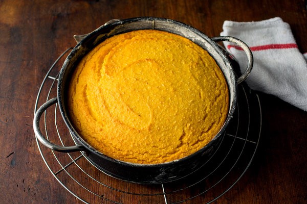 Claudia Roden's orange and almond cake