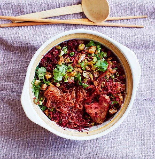 Clay pot noodles with beetroot and smoked tofu