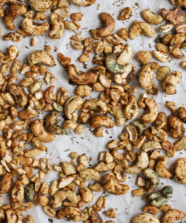 Clean green herbed cashews