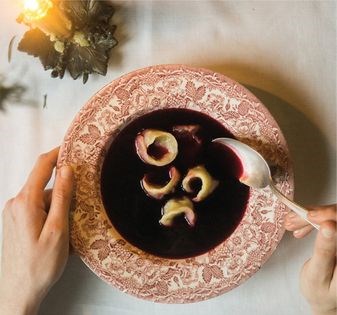 Clear fermented beet soup (Barszcz czysty czerwony)
