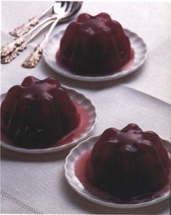 Clear rhubarb and red wine jelly flavoured with ginger