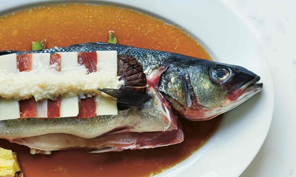 Clear-steamed sea bass
