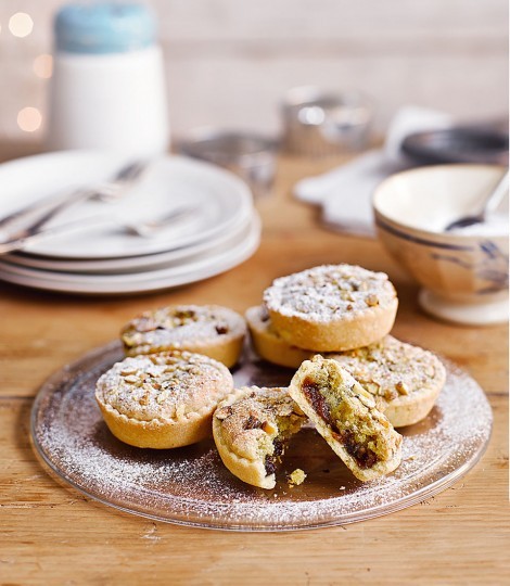 Clementine and pistachio mince pies