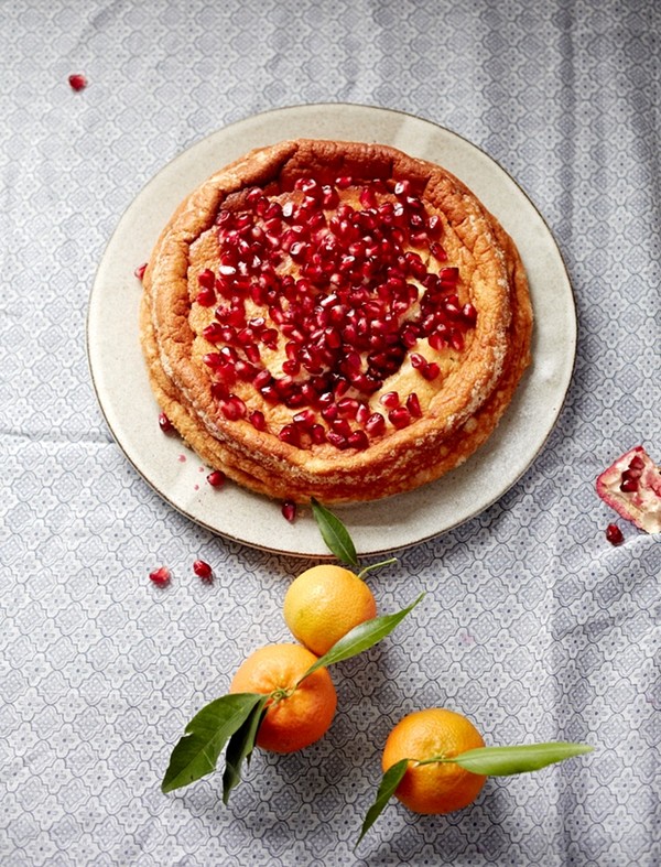Clementine cheesecake with pomegranates