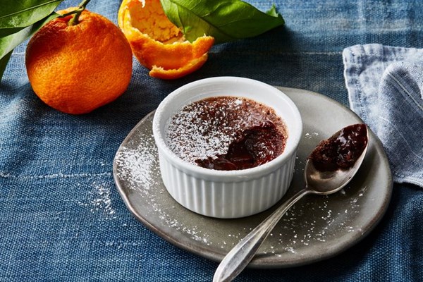 Clementine chocolate lava cake 