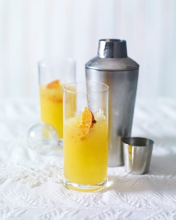 Clementine Pisco sour
