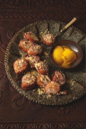 Clementine puffs with orange sugar and sorbet