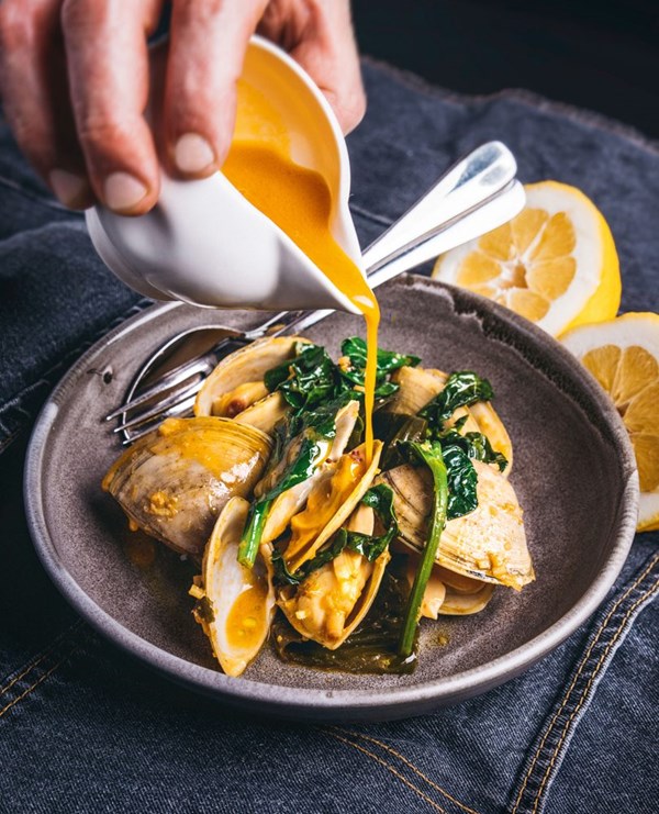 Cloudy Bay clams, wakame, citrus & chilli