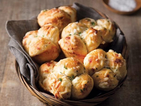Clover beer rolls [roasted garlic]