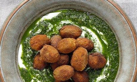 Coated olives with spicy yoghurt