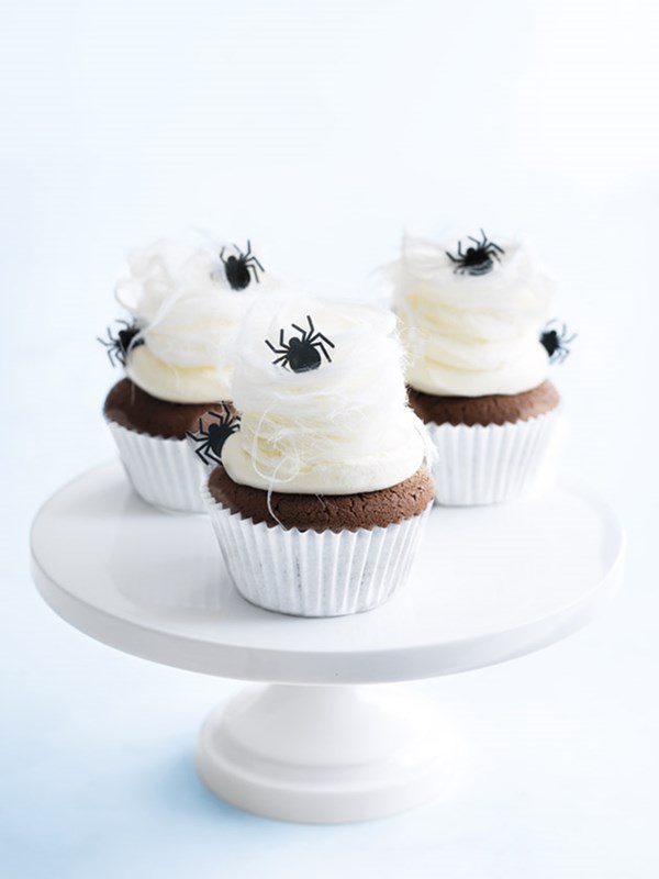 Cobweb cupcakes