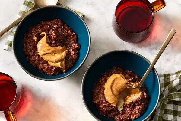 Cocoa almond oatmeal