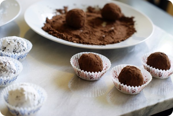 Cocoa almond truffles