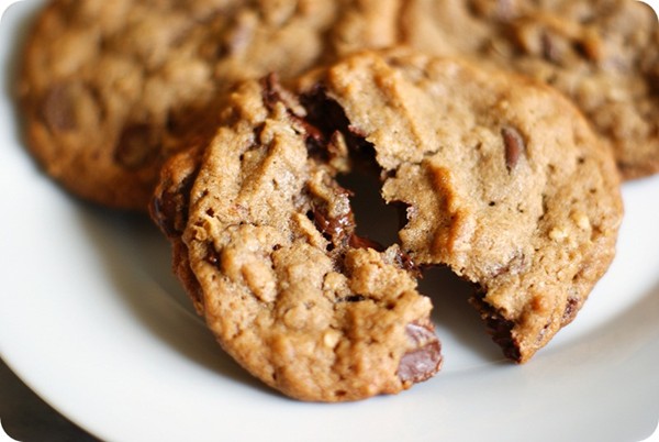 Cocoa-oat-peanut butter cookies