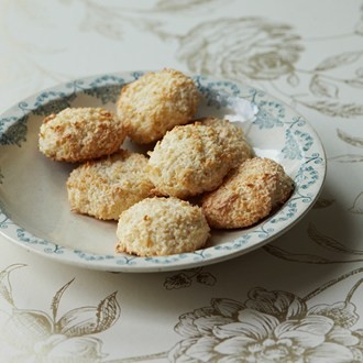 Coconut & sesame seed macaroons