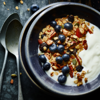 Coconut, almond and pecan granola 
