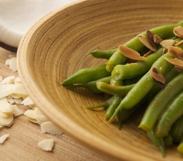 Coconut-almond green beans