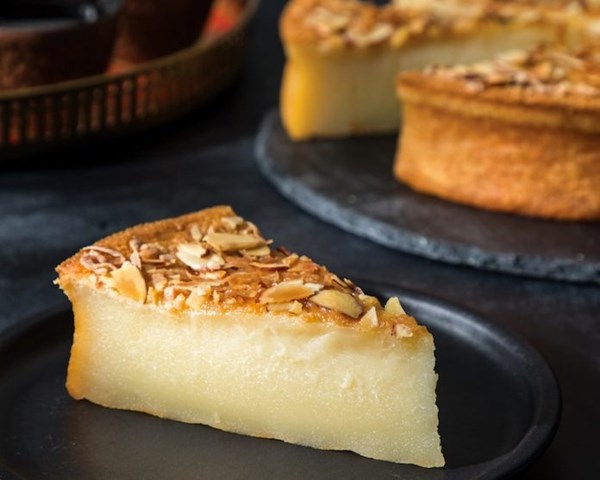 Coconut-almond rice cake