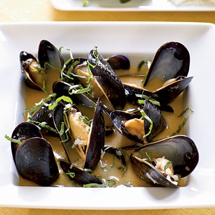 Coconut and basil steamed mussels